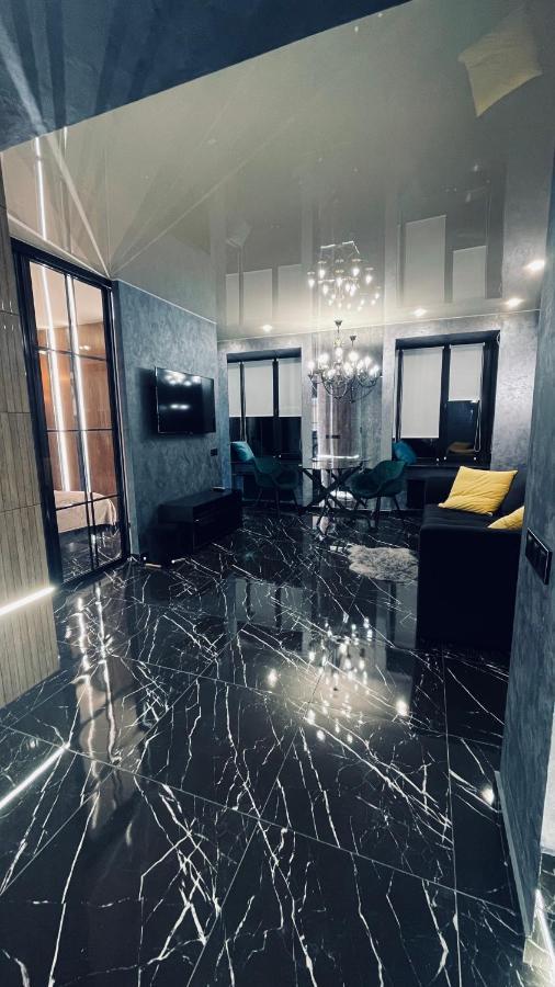 Luxury Design Apartments In The Center Of Kiev Exterior photo