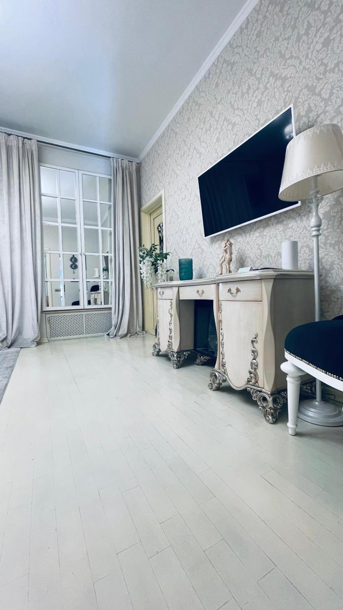 Luxury Design Apartments In The Center Of Kiev Exterior photo