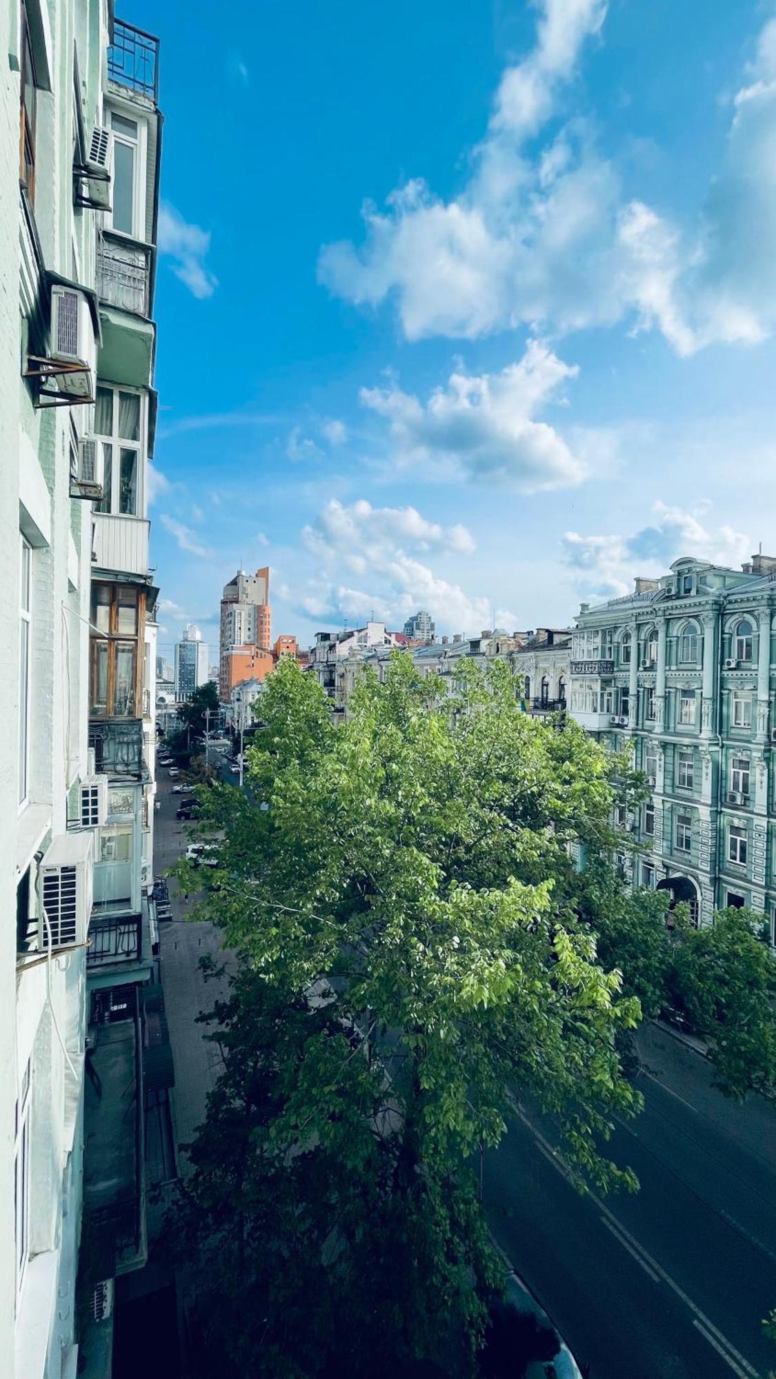 Luxury Design Apartments In The Center Of Kiev Exterior photo
