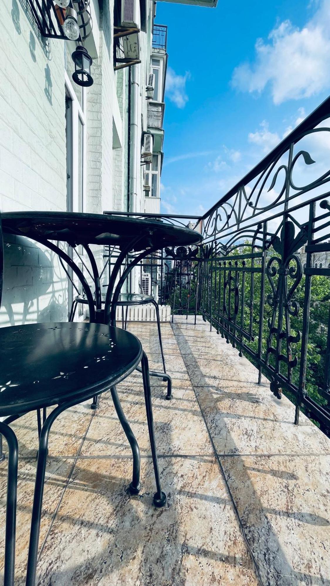 Luxury Design Apartments In The Center Of Kiev Exterior photo